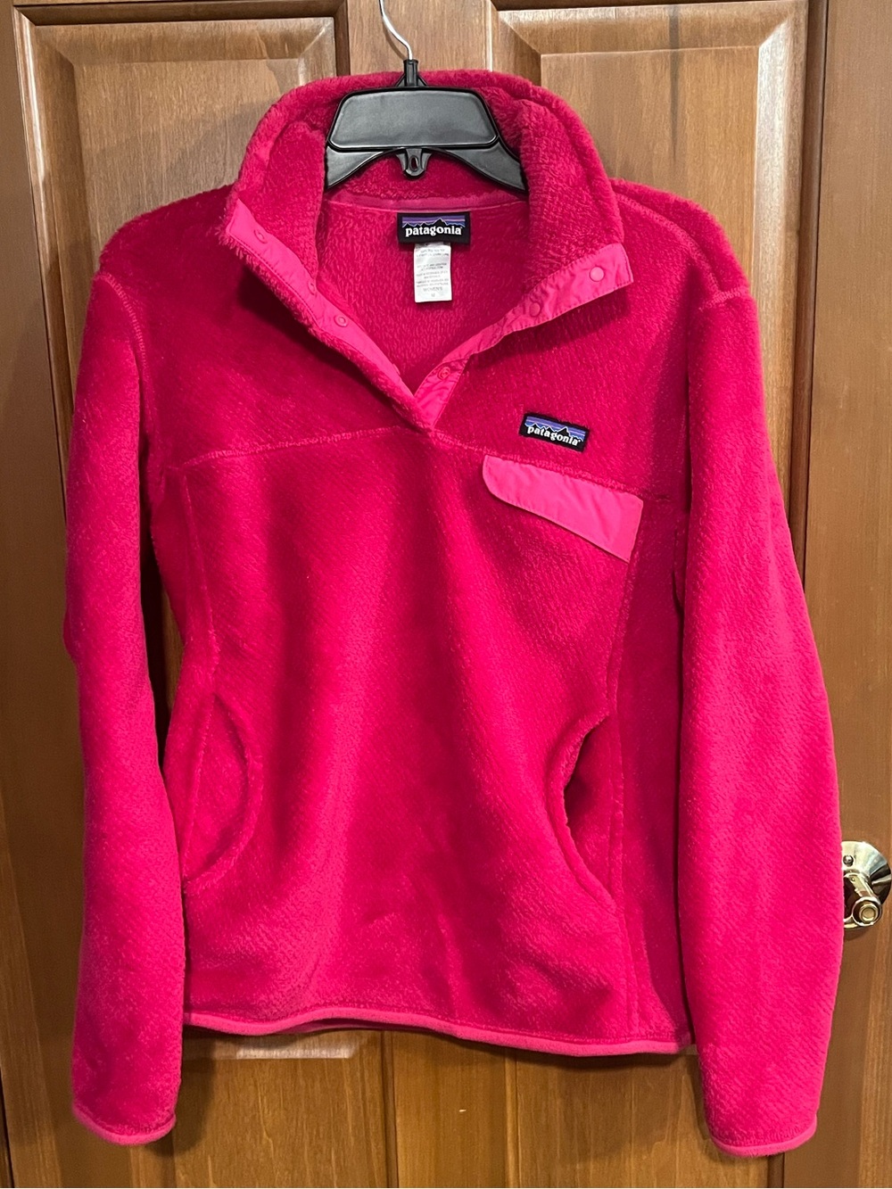 Patagonia Women’s Hot Pink Fleece Pullover Sweater
